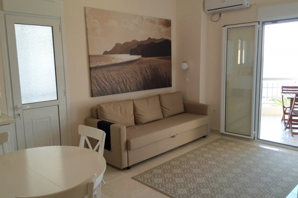 08 Living Room.jpg